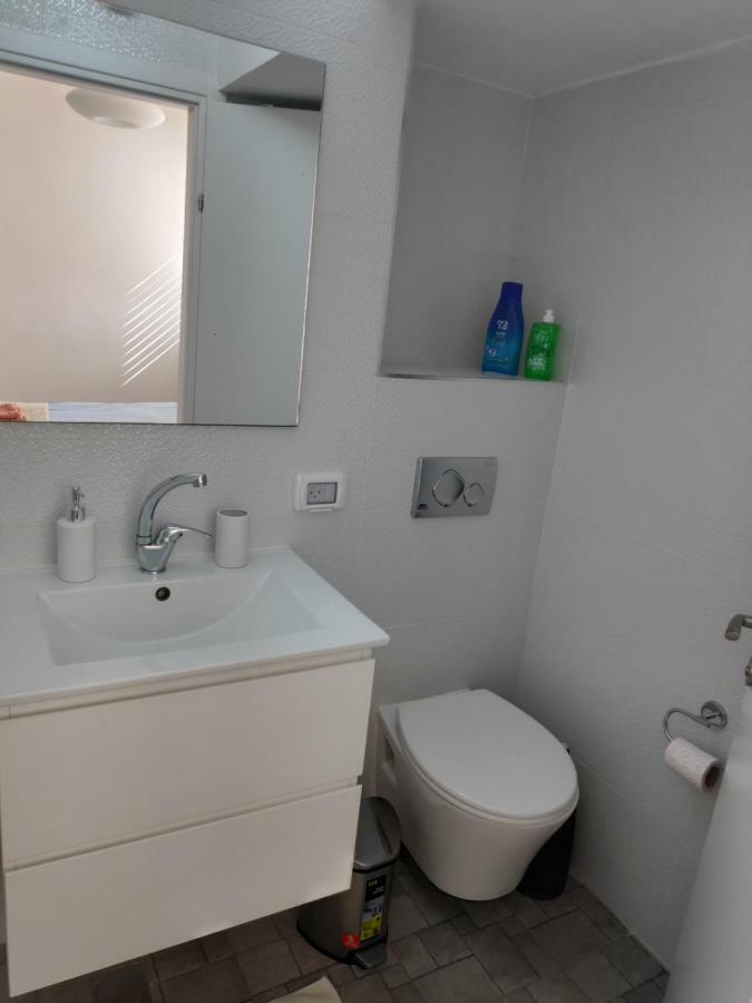Herzliya Center Apartments Room photo